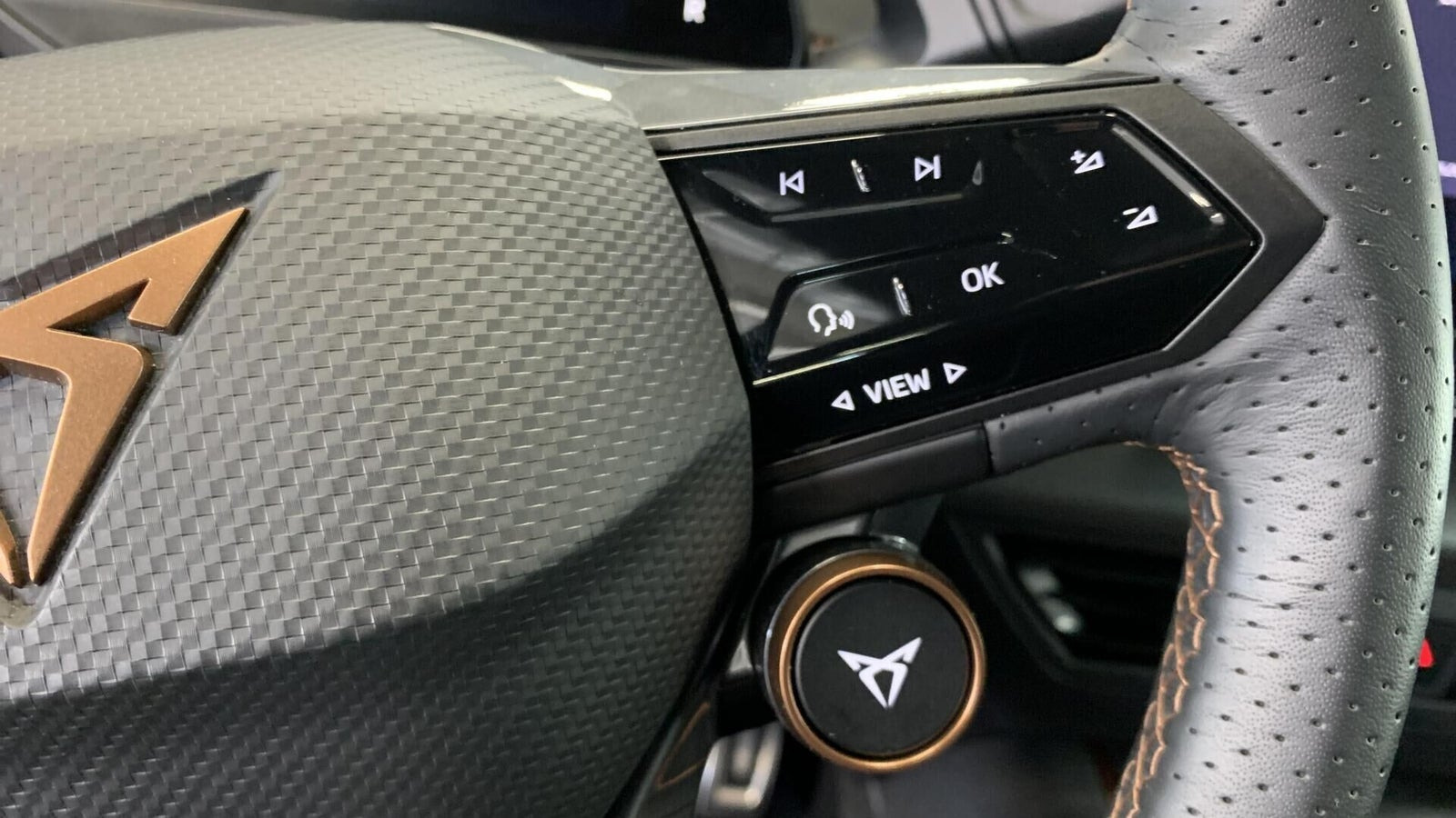 Sølv Cupra Born fra 2023