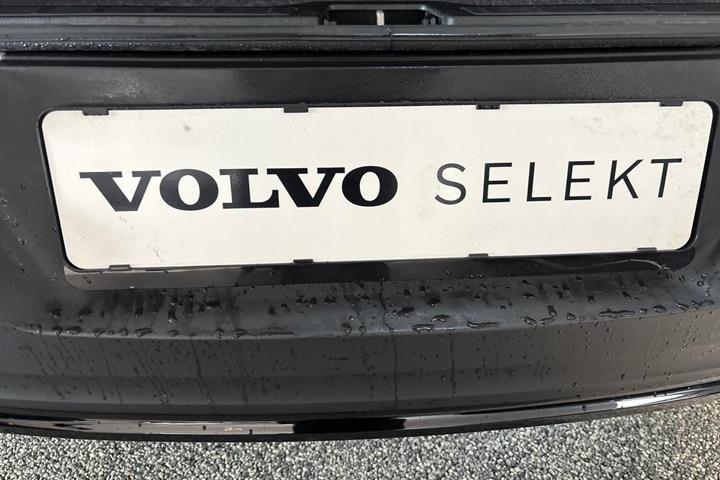 Hvid Volvo XC40 fra 2024