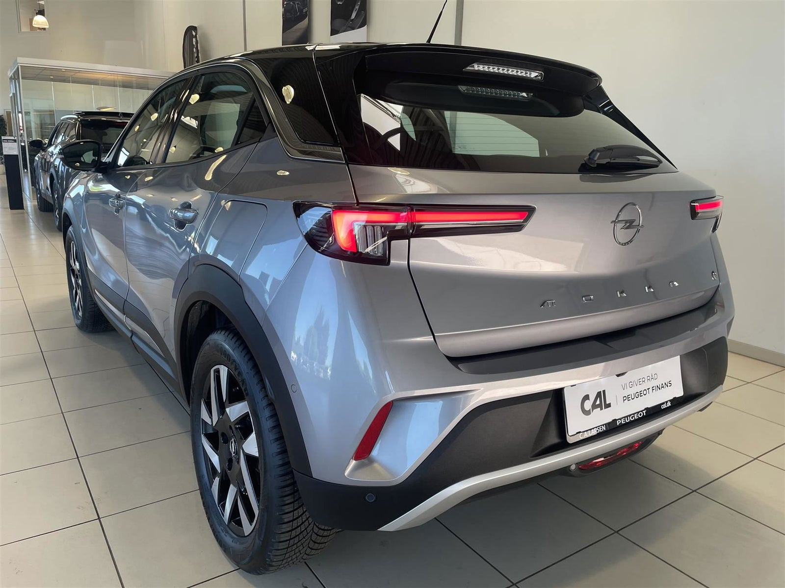Sølv Opel Mokka-e fra 2023