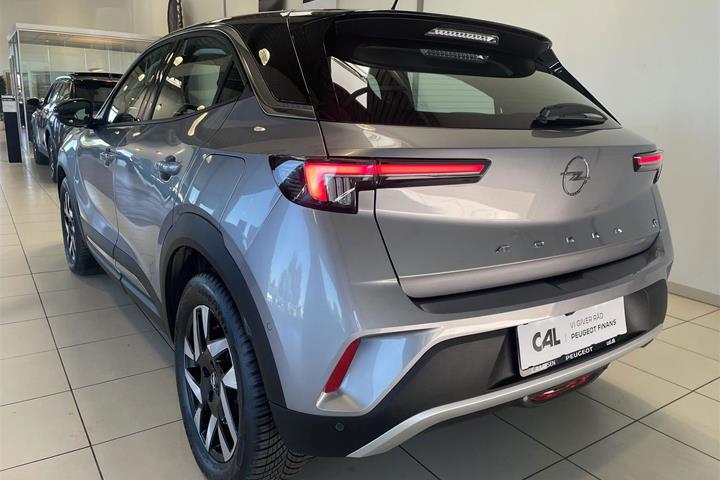 Sølv Opel Mokka-e fra 2023