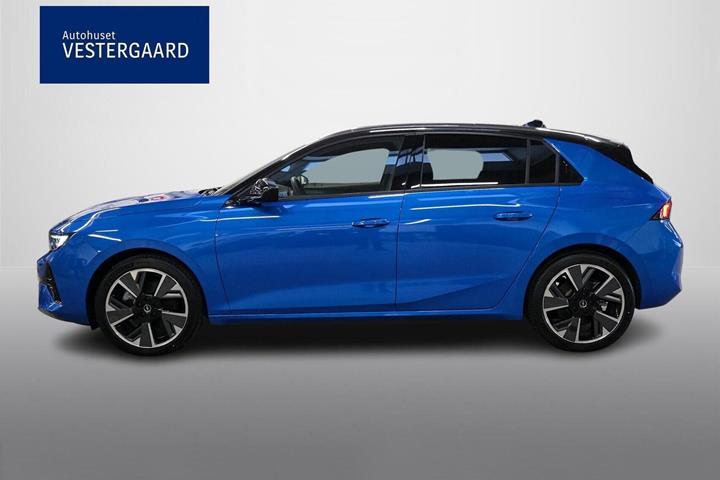 Blå Opel Astra-e fra 2024