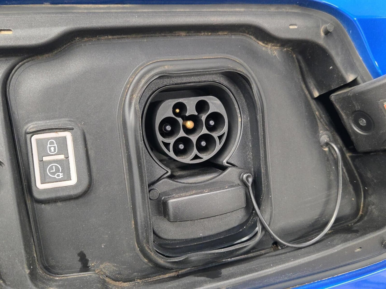 Blå Opel Astra-e fra 2024