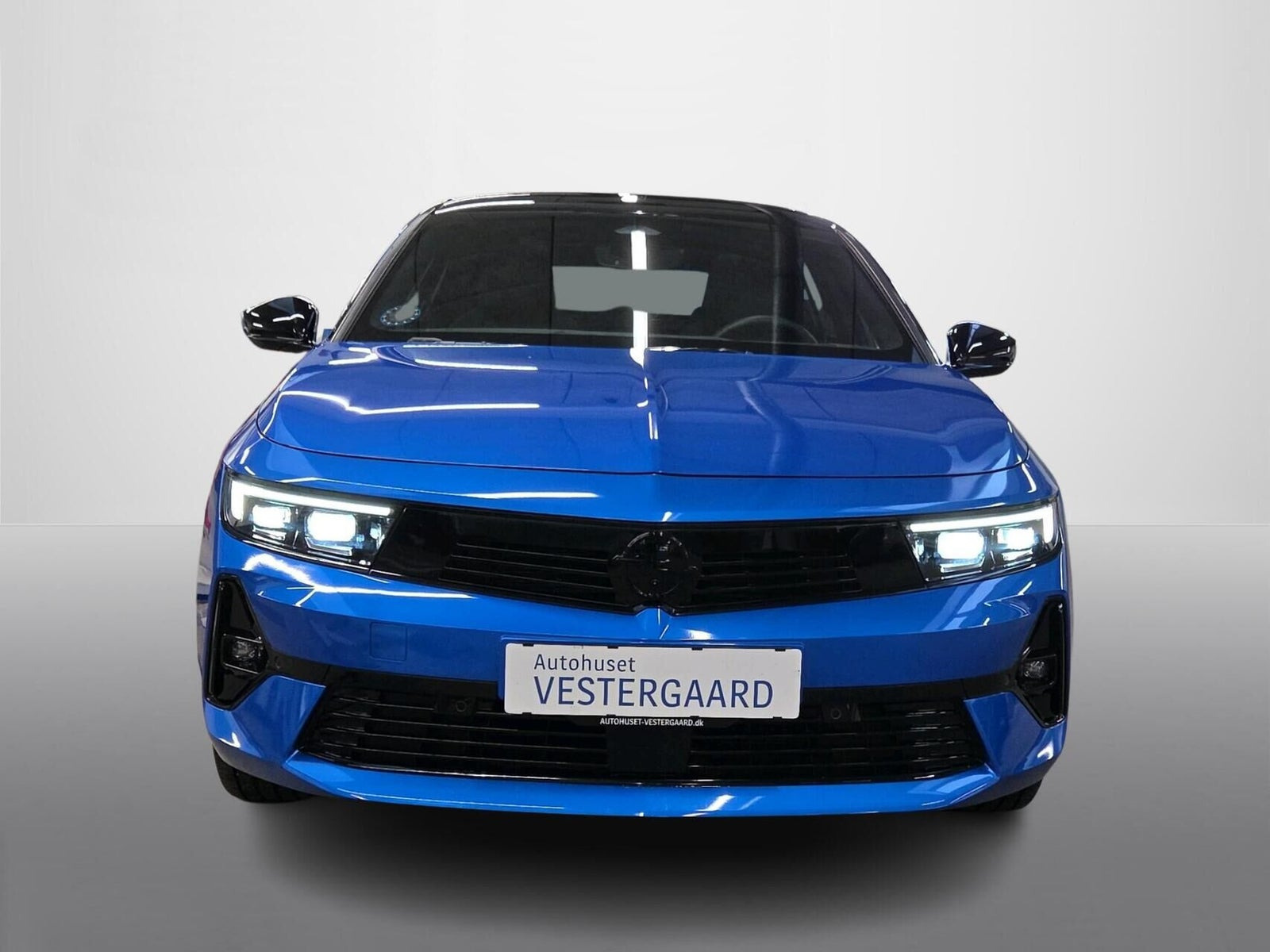 Blå Opel Astra-e fra 2024
