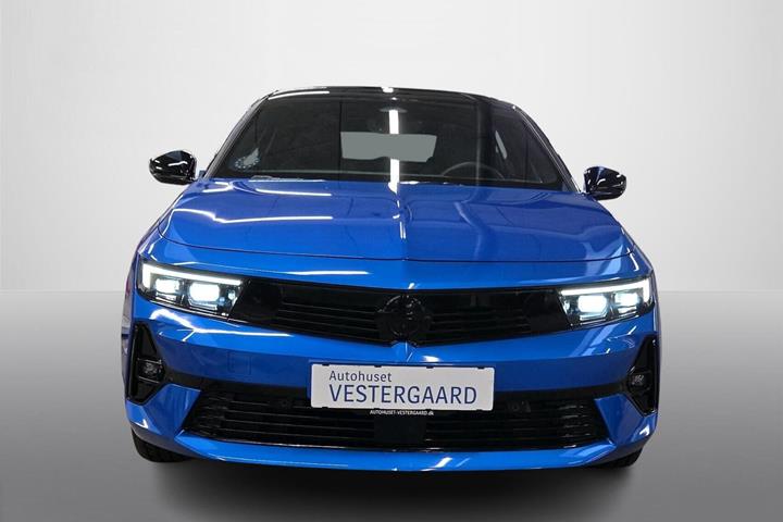 Blå Opel Astra-e fra 2024