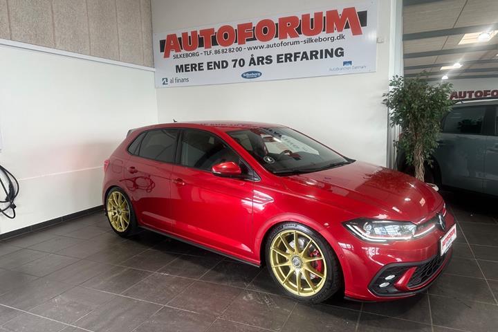 Rød VW Polo fra 2022