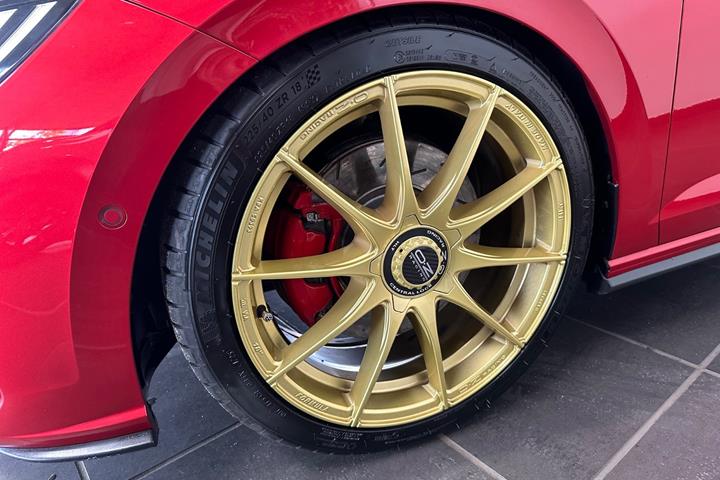 Rød VW Polo fra 2022
