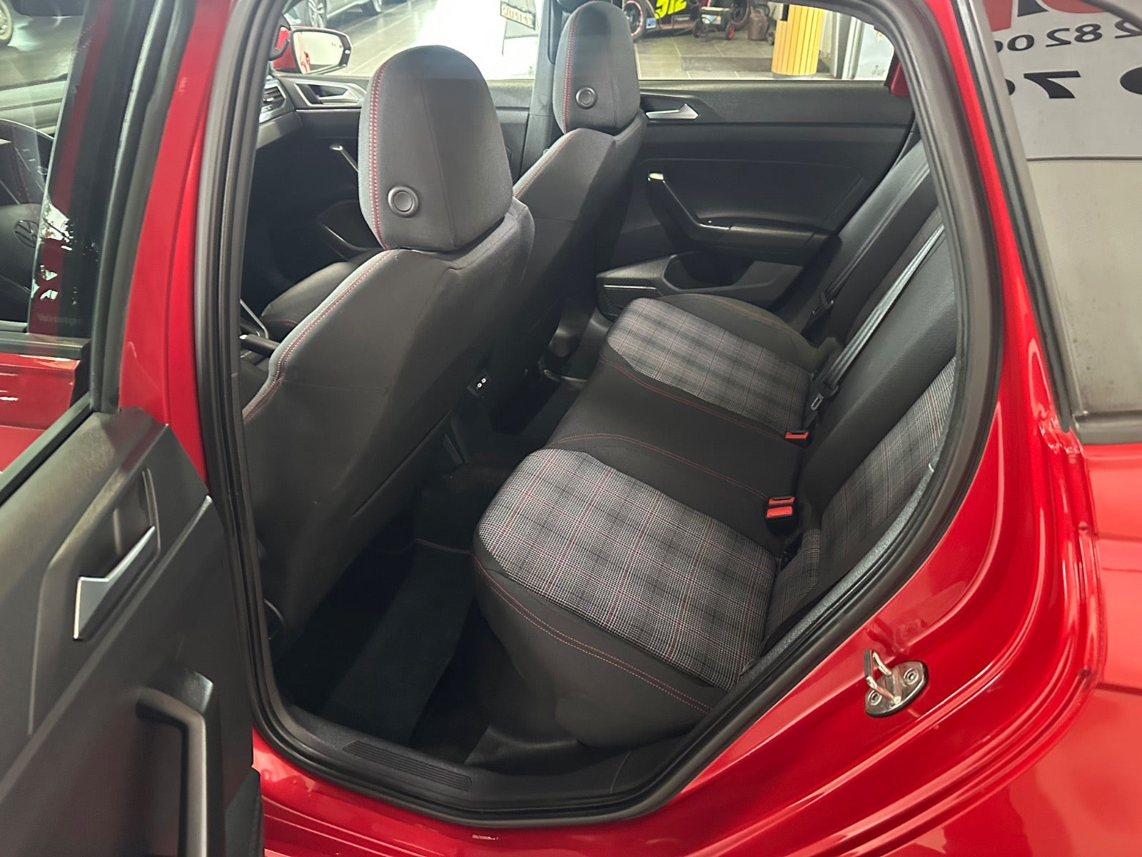 Rød VW Polo fra 2022