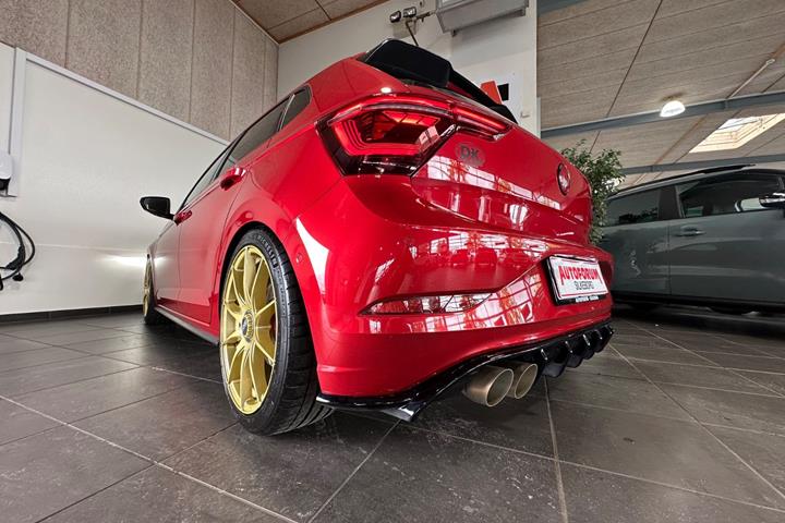 Rød VW Polo fra 2022