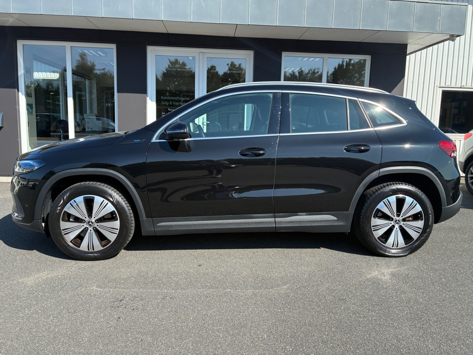 Sort Mercedes EQA250 fra 2021