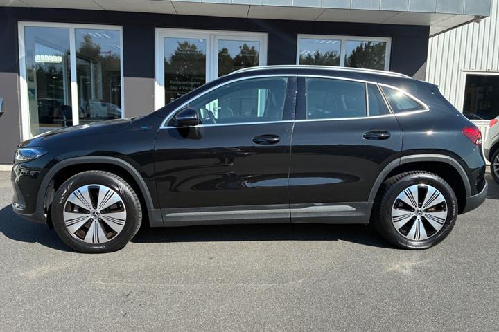 Sort Mercedes EQA250 fra 2021