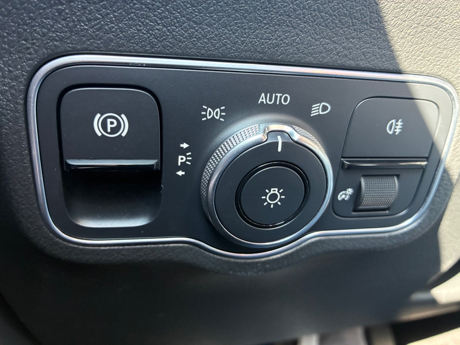 Sort Mercedes EQA250 fra 2021