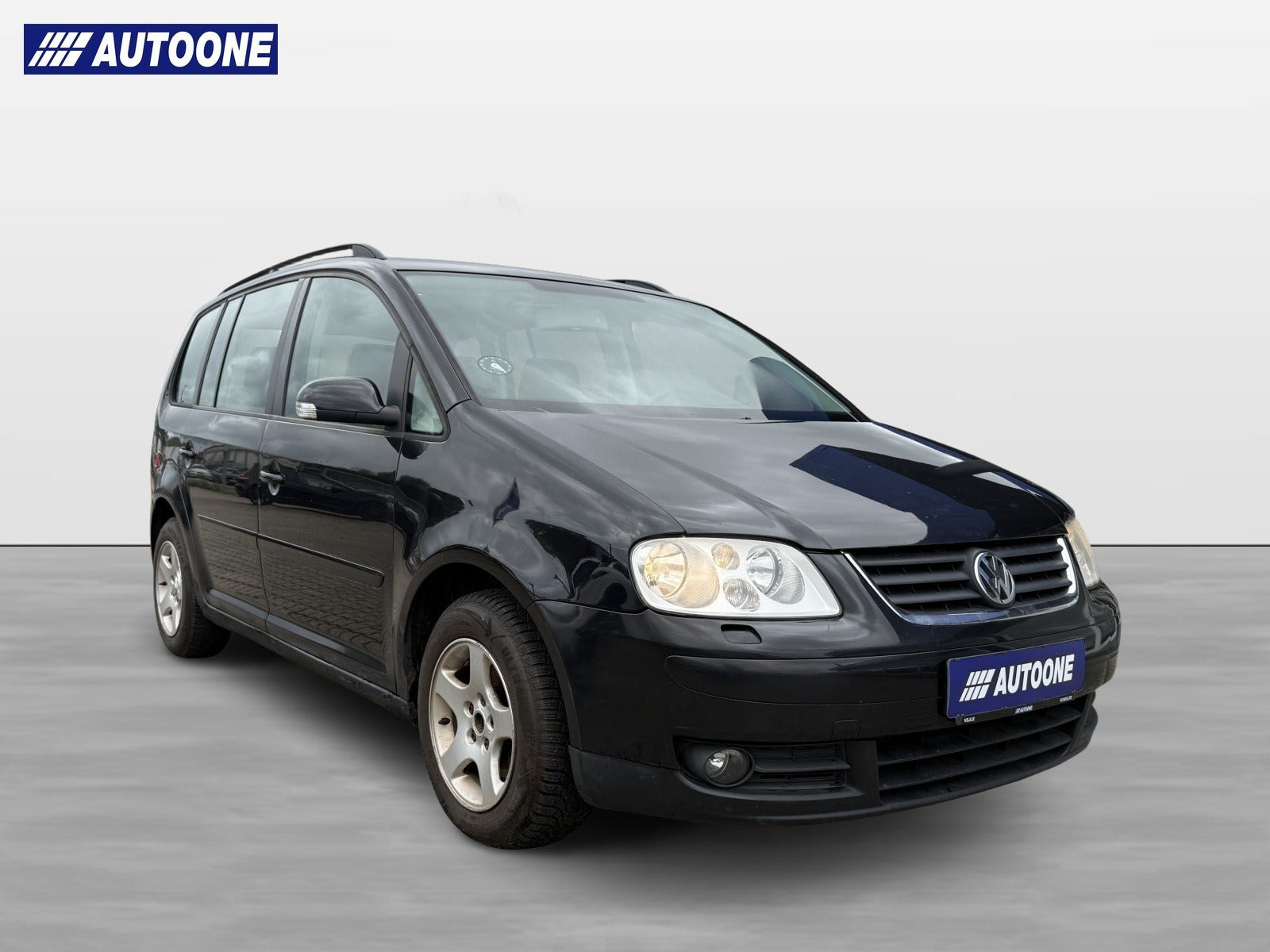 Sort VW Touran fra 2004