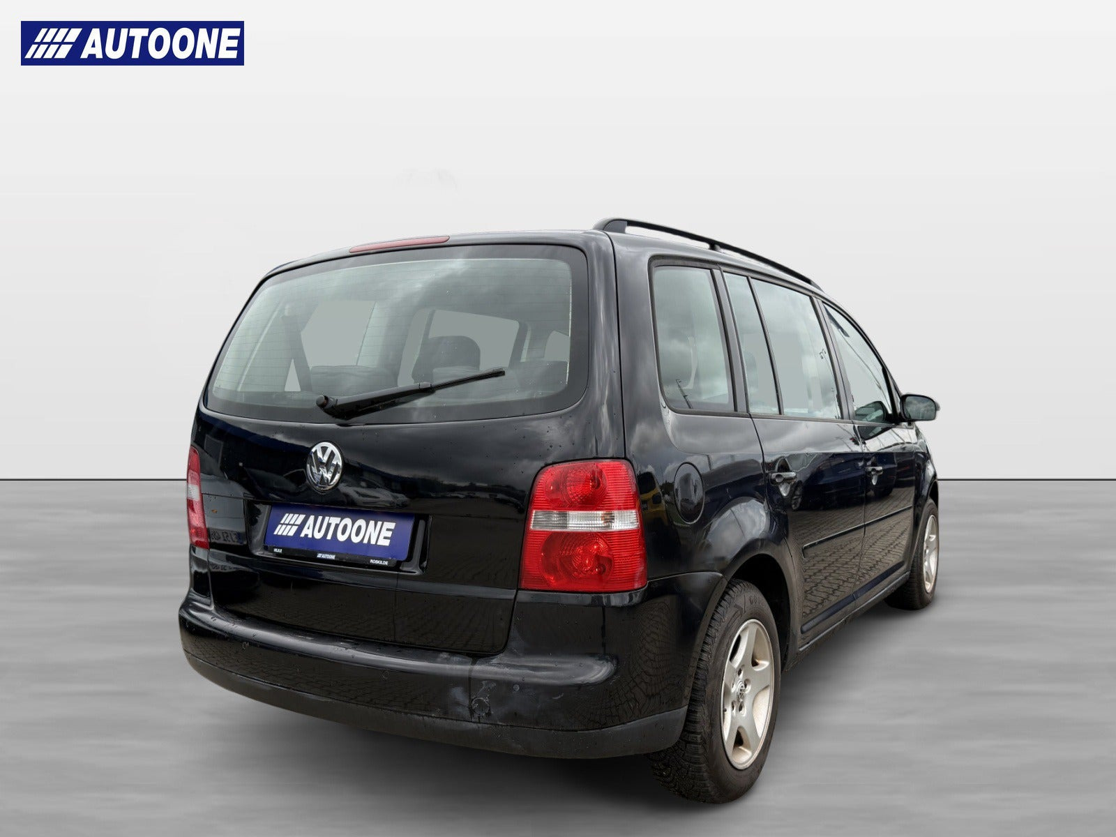 Sort VW Touran fra 2004