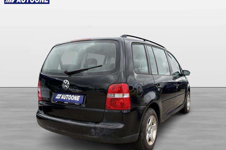 Sort VW Touran fra 2004