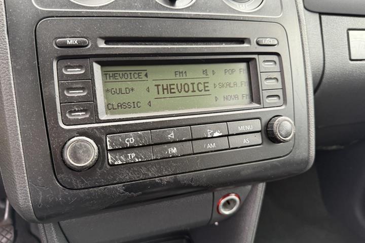 Sort VW Touran fra 2004