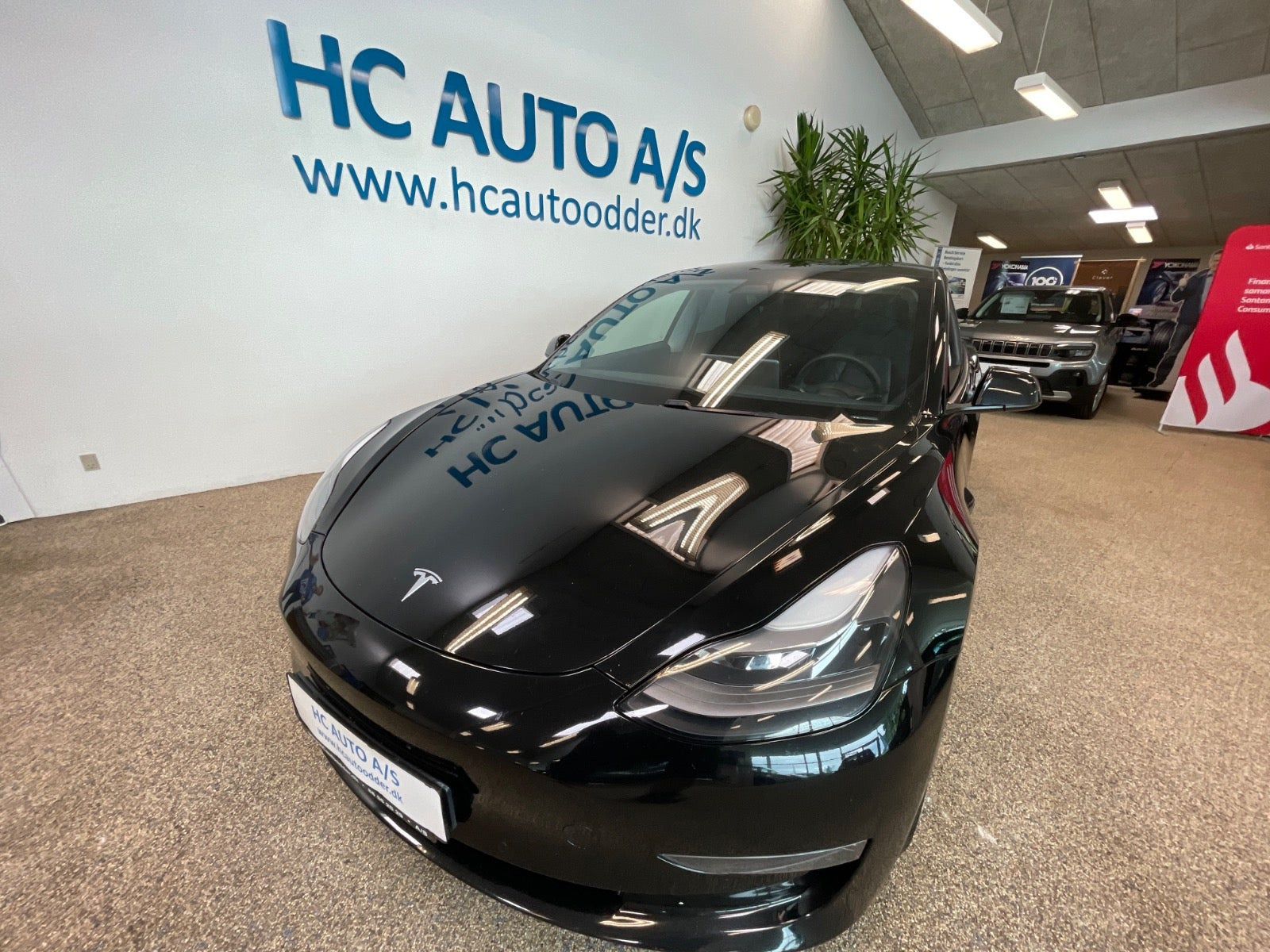 Sort Tesla Model 3 fra 2021