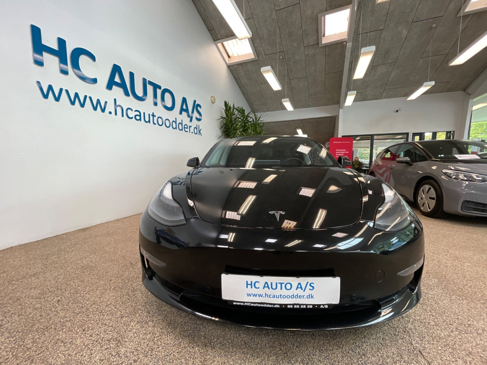 Sort Tesla Model 3 fra 2021