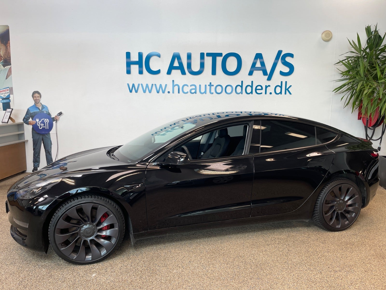 Sort Tesla Model 3 fra 2021