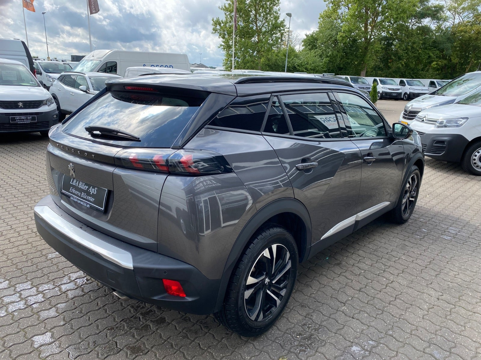 Sort Peugeot 2008 fra 2023