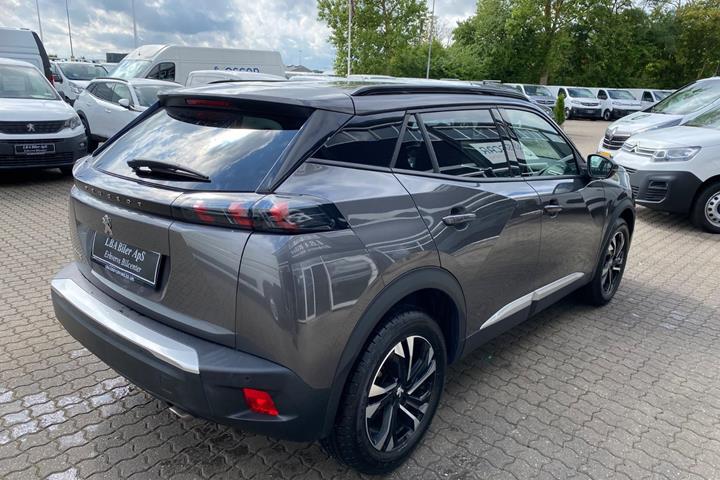 Sort Peugeot 2008 fra 2023