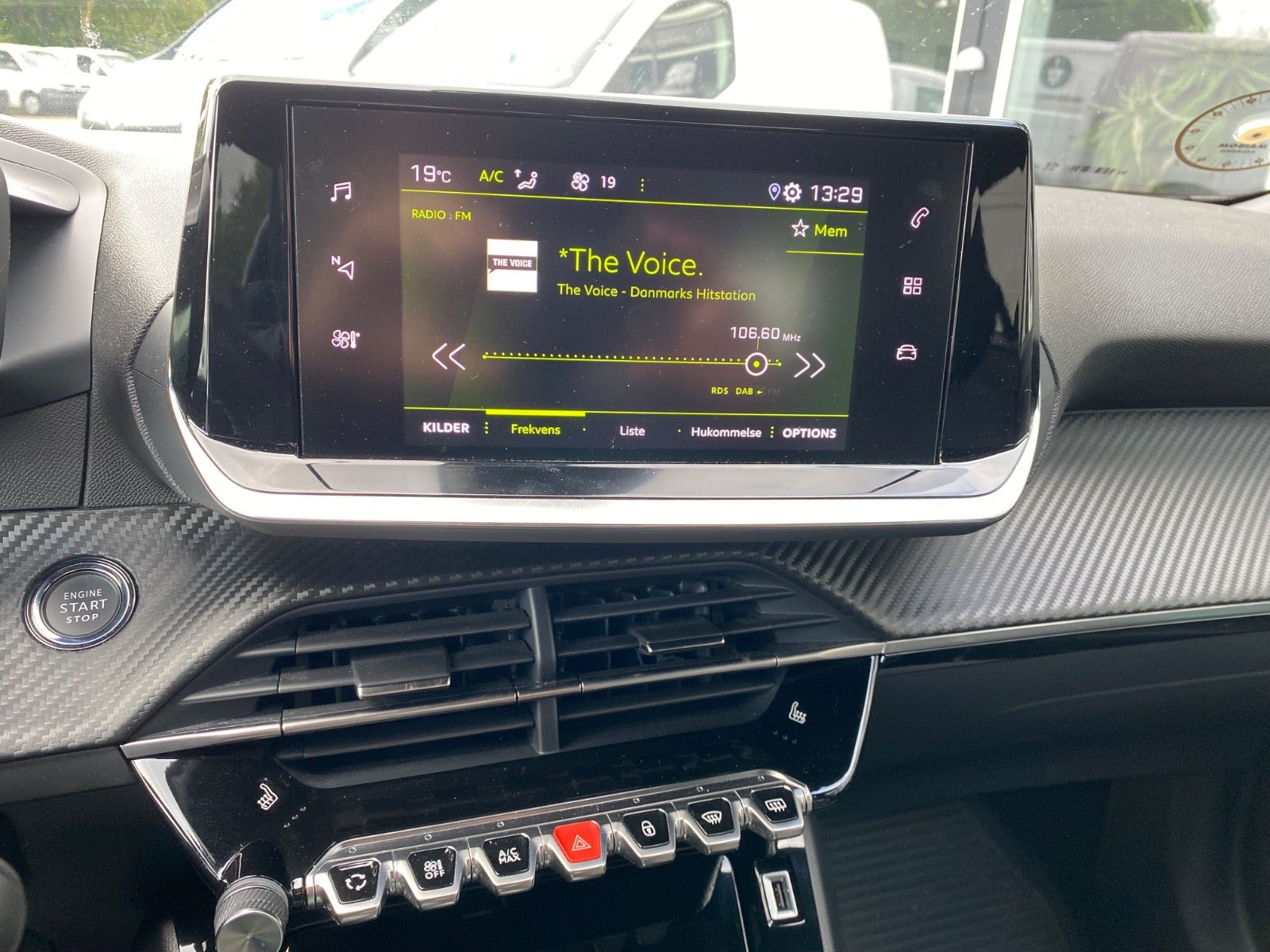 Sort Peugeot 2008 fra 2023