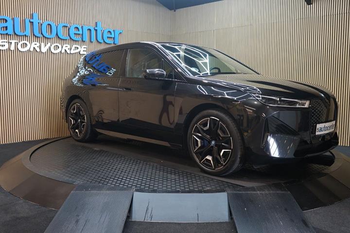 Sort BMW iX fra 2023