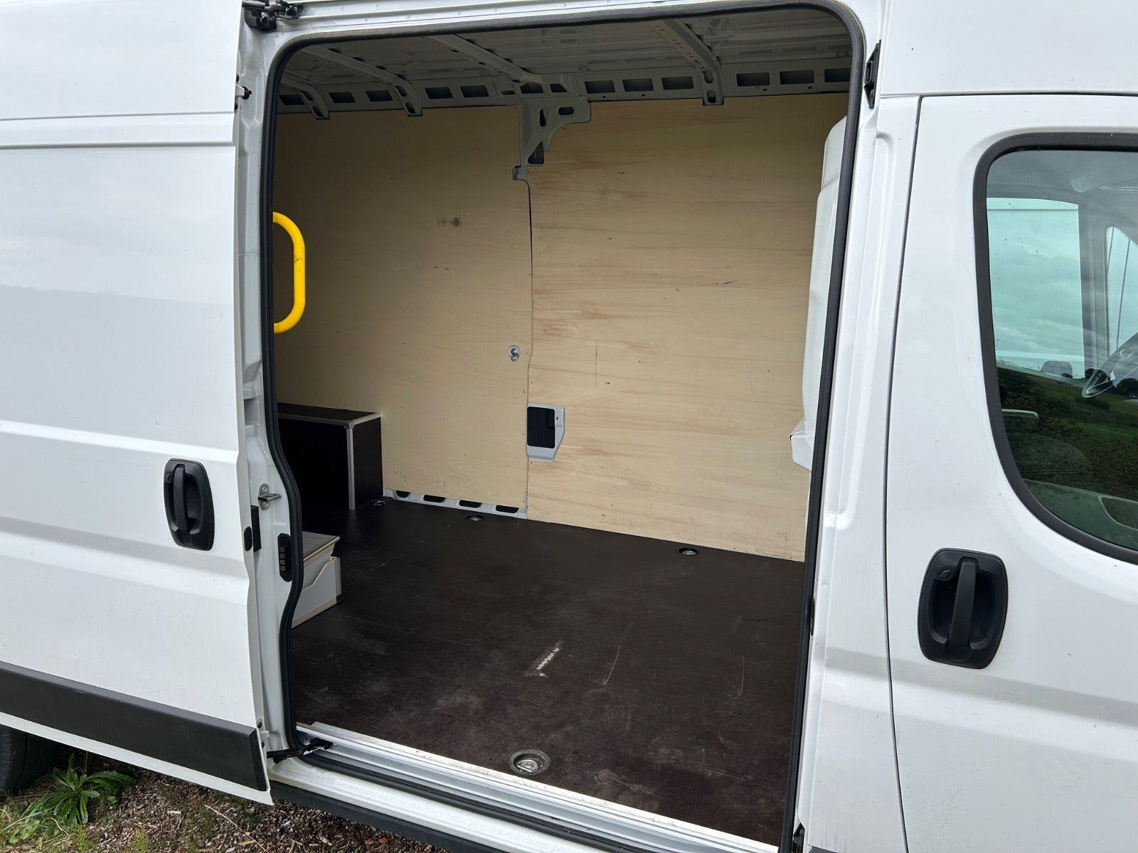 Hvid Citroën ë-Jumper 35H fra 2024