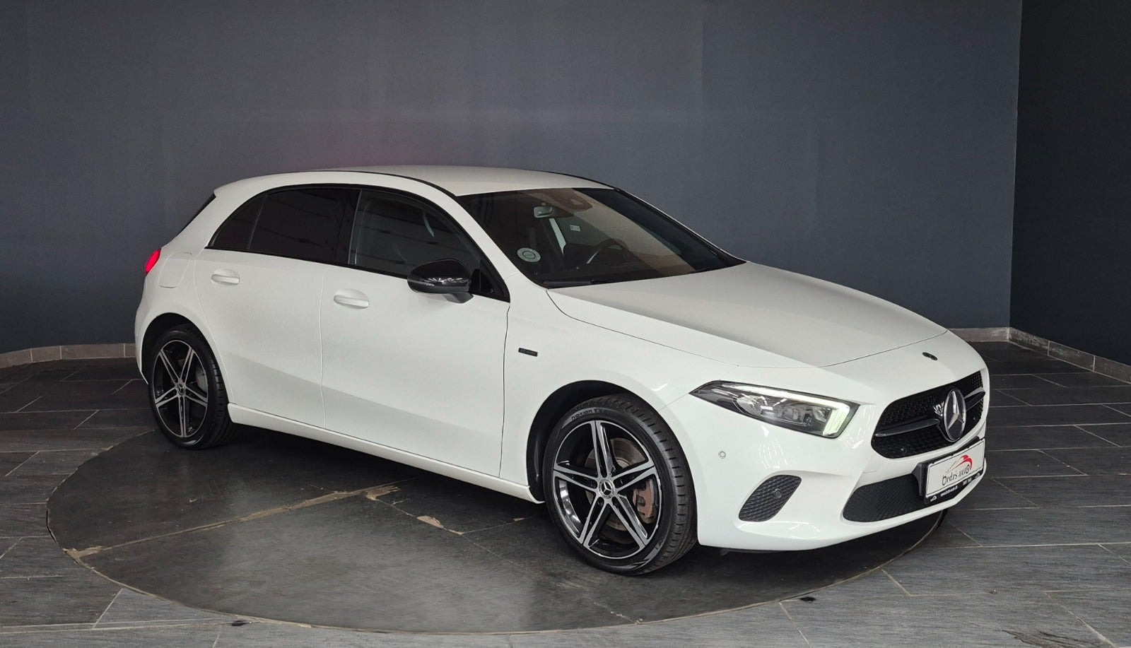 Hvid Mercedes A250 e fra 2020