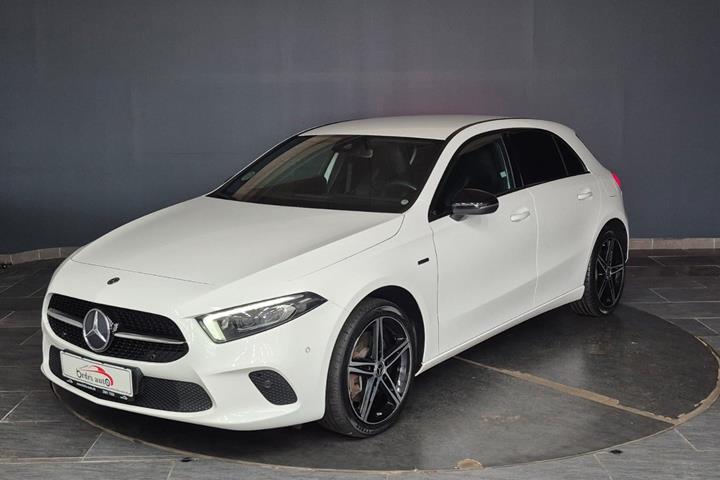 Hvid Mercedes A250 e fra 2020