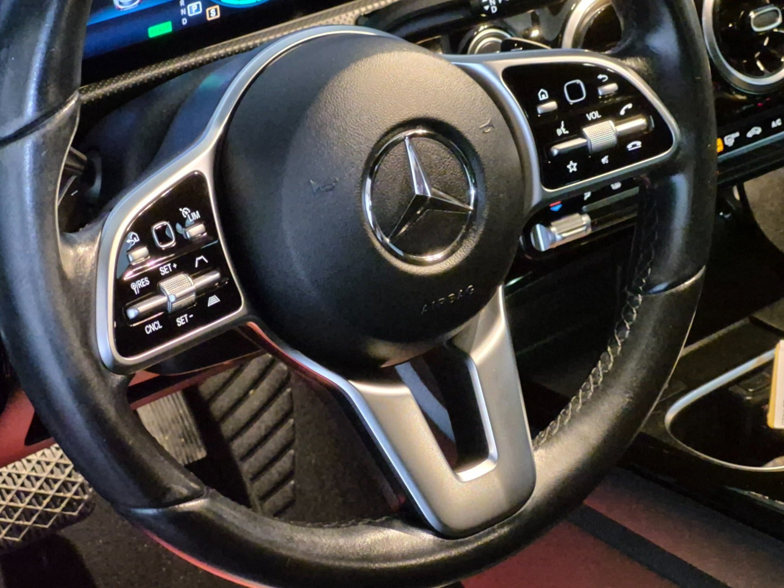 Hvid Mercedes A250 e fra 2020
