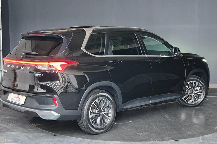 Sort Maxus Euniq6 fra 2024
