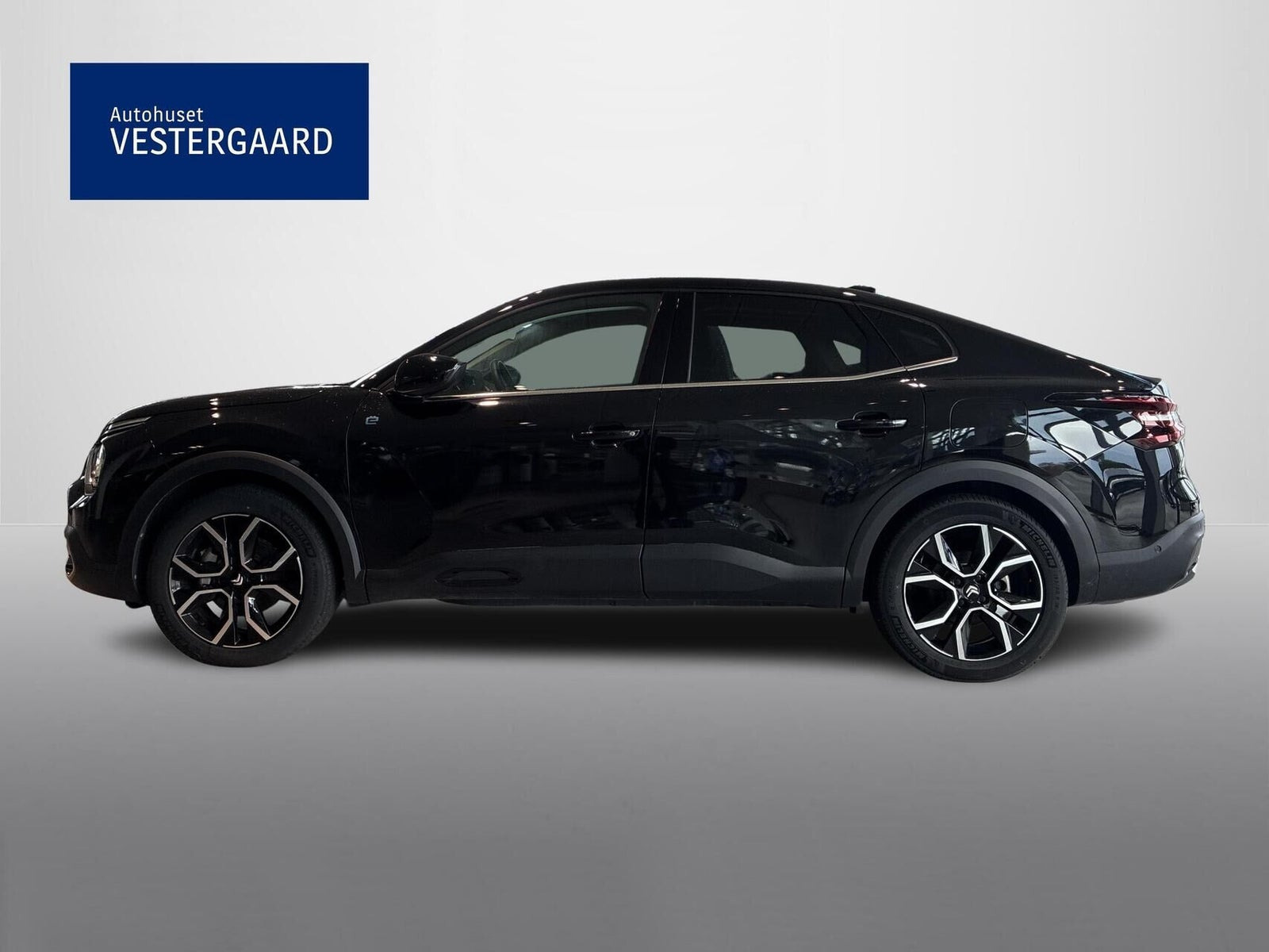 Sort Citroën ë-C4 X fra 2023