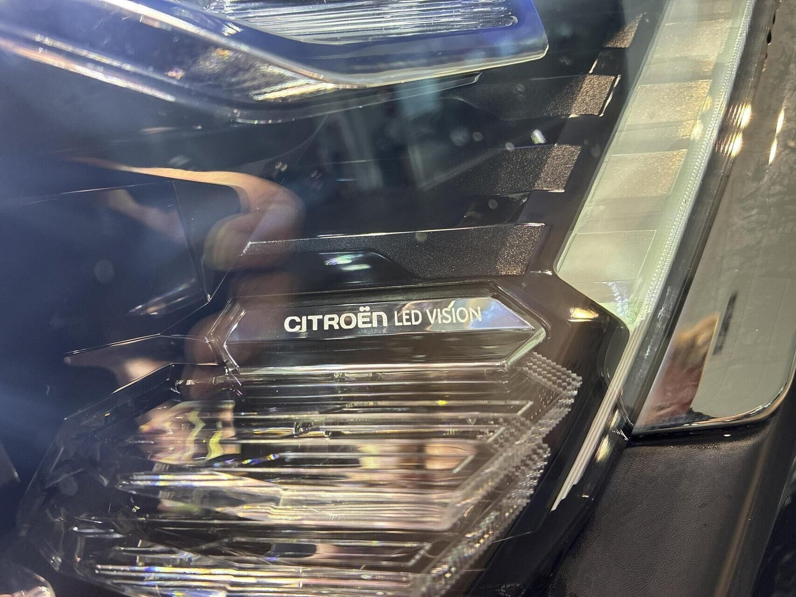 Sort Citroën ë-C4 X fra 2023