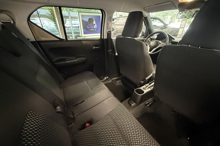 Beige Suzuki Ignis fra 2023