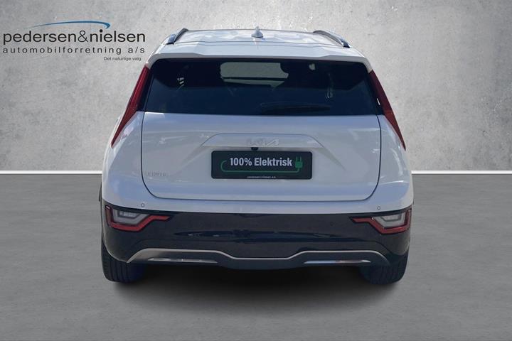 Hvid Kia Niro EV fra 2023