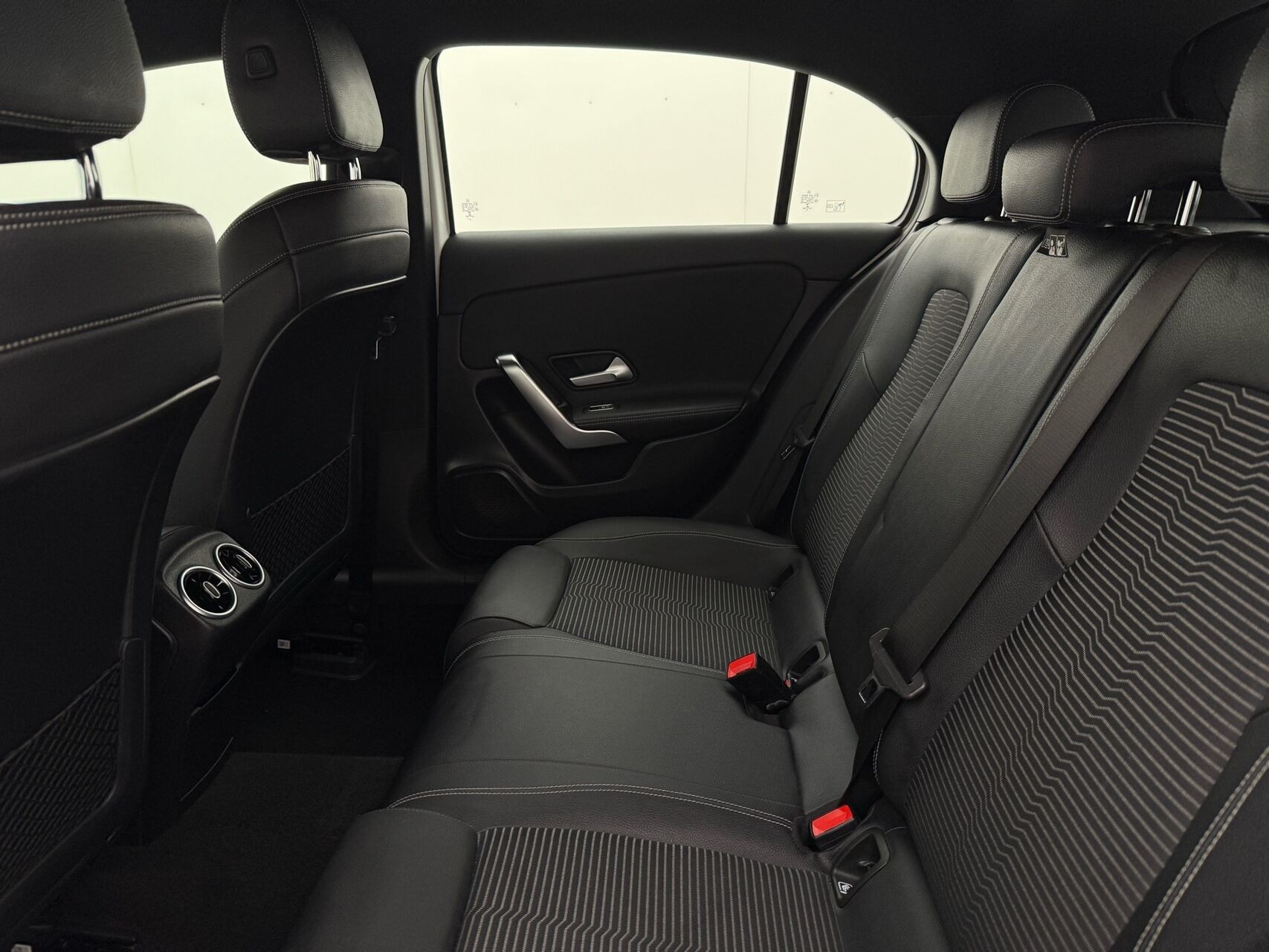Hvid Mercedes A200 fra 2020