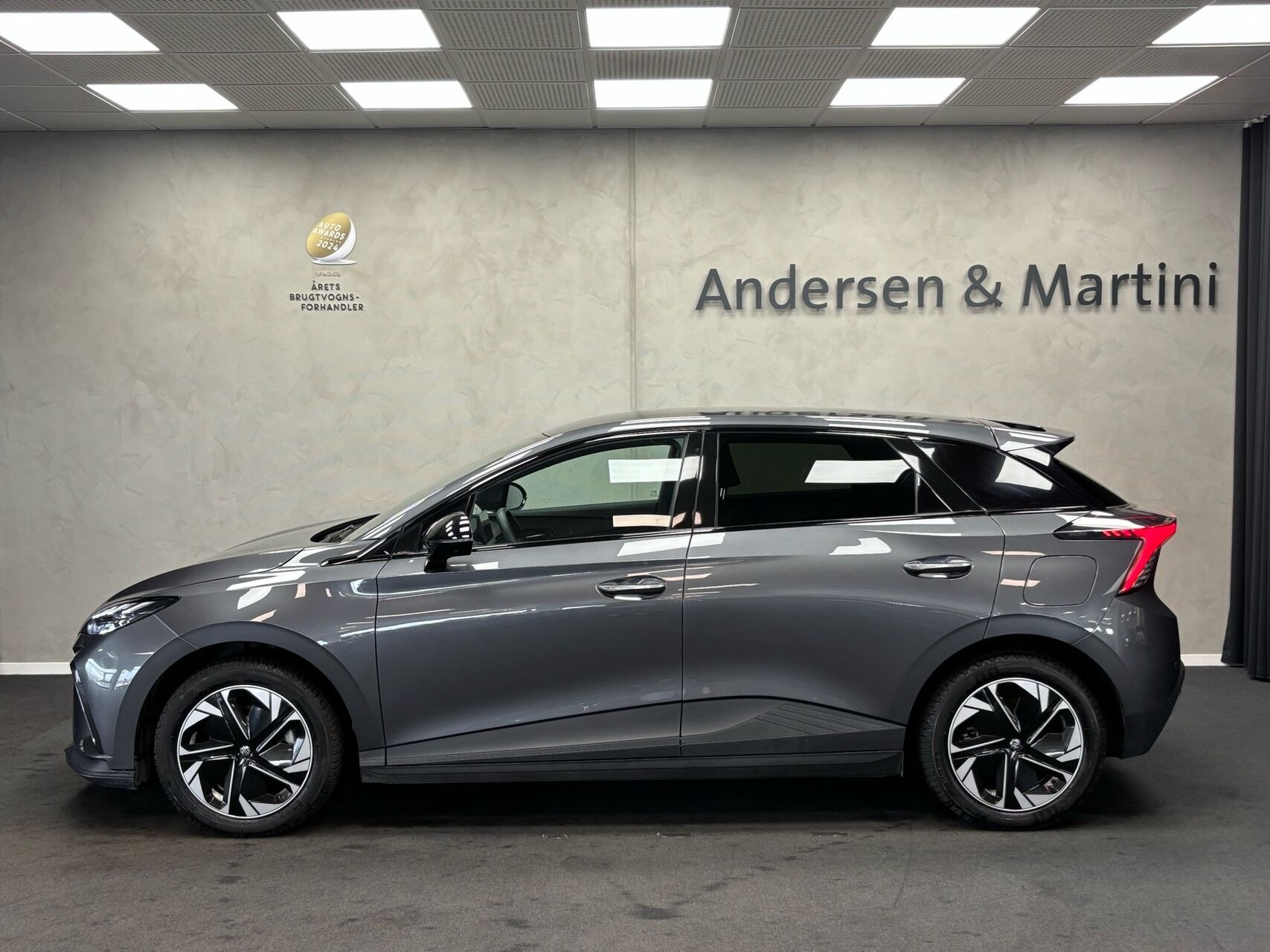 Grå MG MG4 Electric fra 2023
