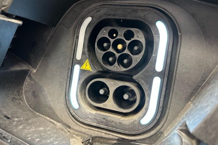 Grå MG MG4 Electric fra 2023