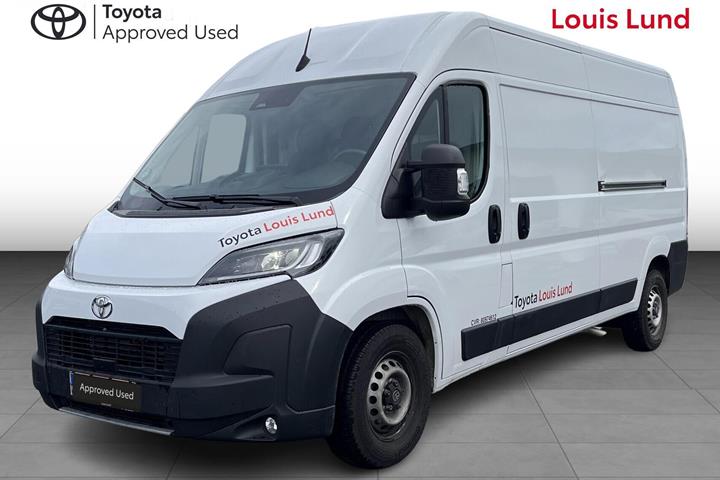 Hvid Toyota Proace Max fra 2026