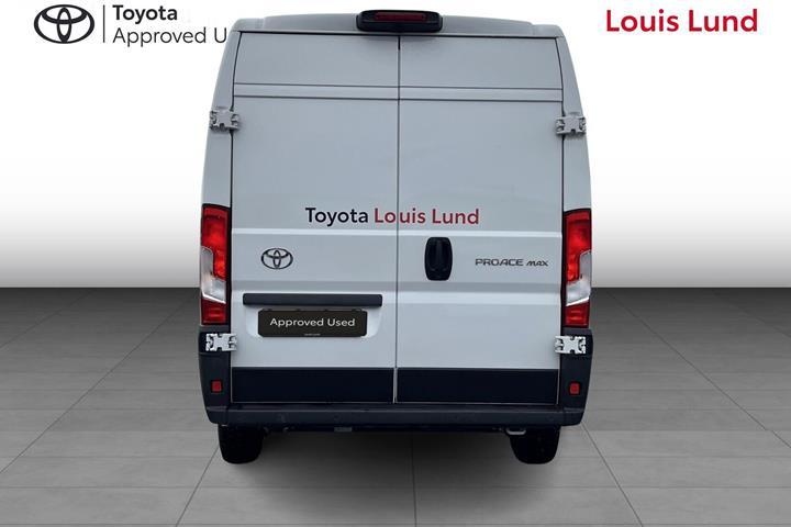 Hvid Toyota Proace Max fra 2026