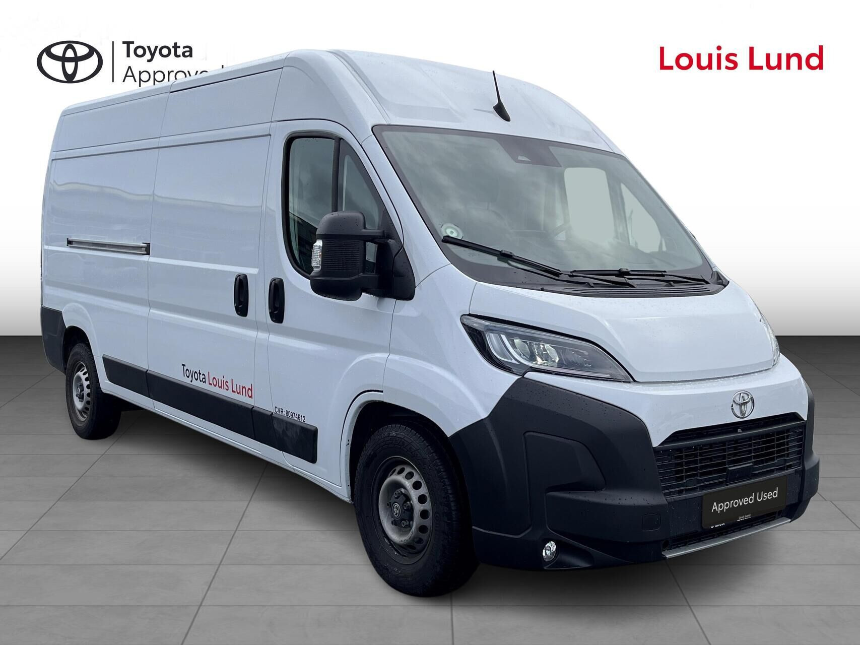 Hvid Toyota Proace Max fra 2026