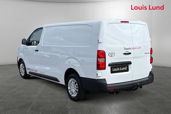 Hvid Toyota ProAce fra 2026