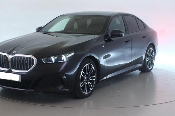 Sort BMW i5 fra 2025