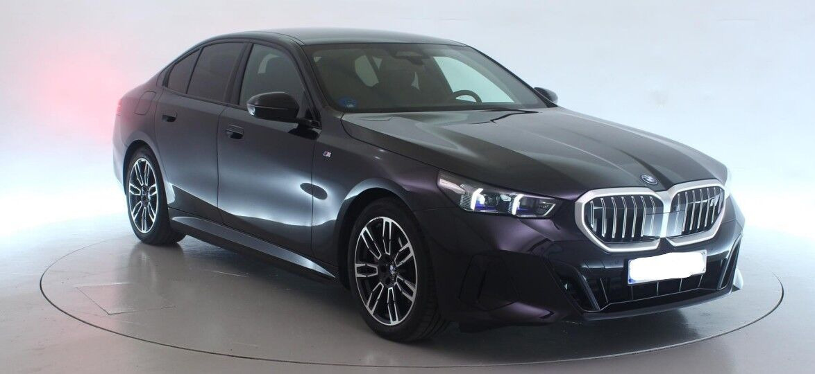 Sort BMW i5 fra 2025