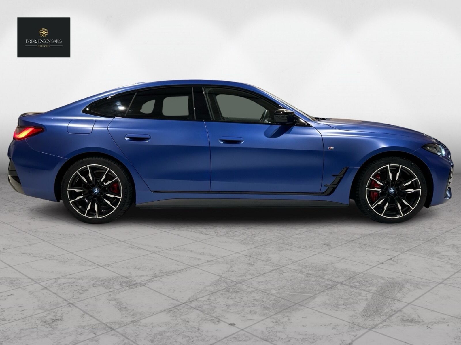 Blå BMW i4 fra 2023