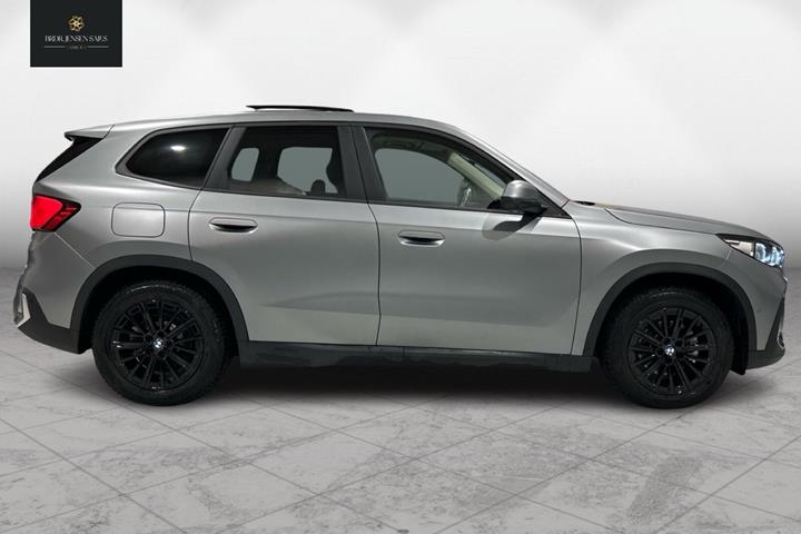 Grå BMW iX1 fra 2024