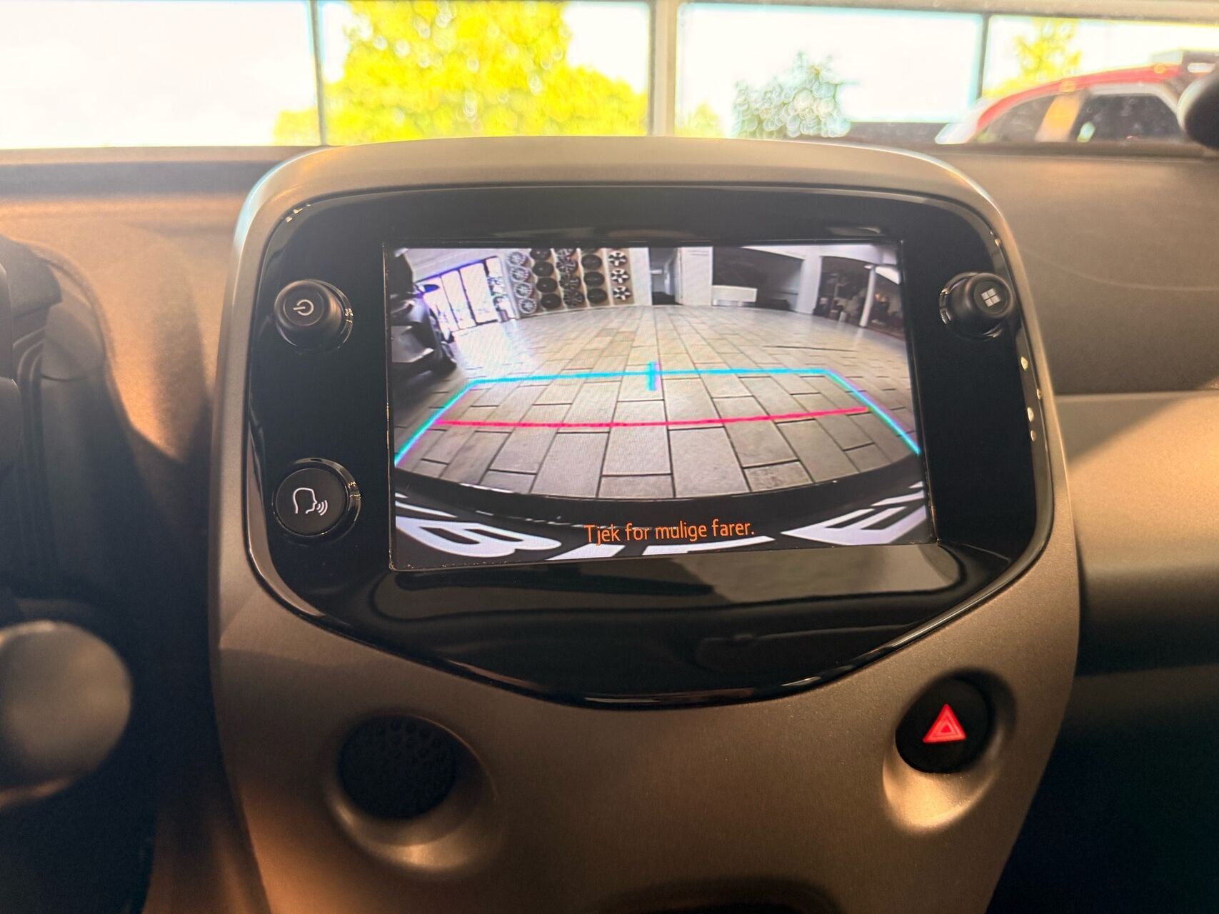 Grå Toyota Aygo fra 2021