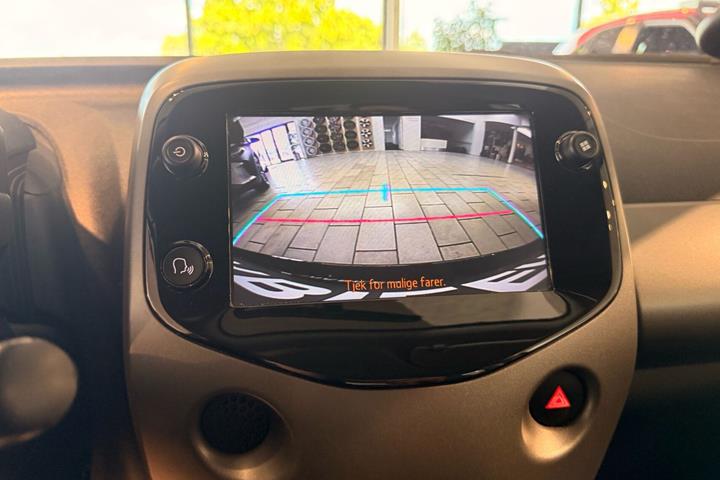 Grå Toyota Aygo fra 2021