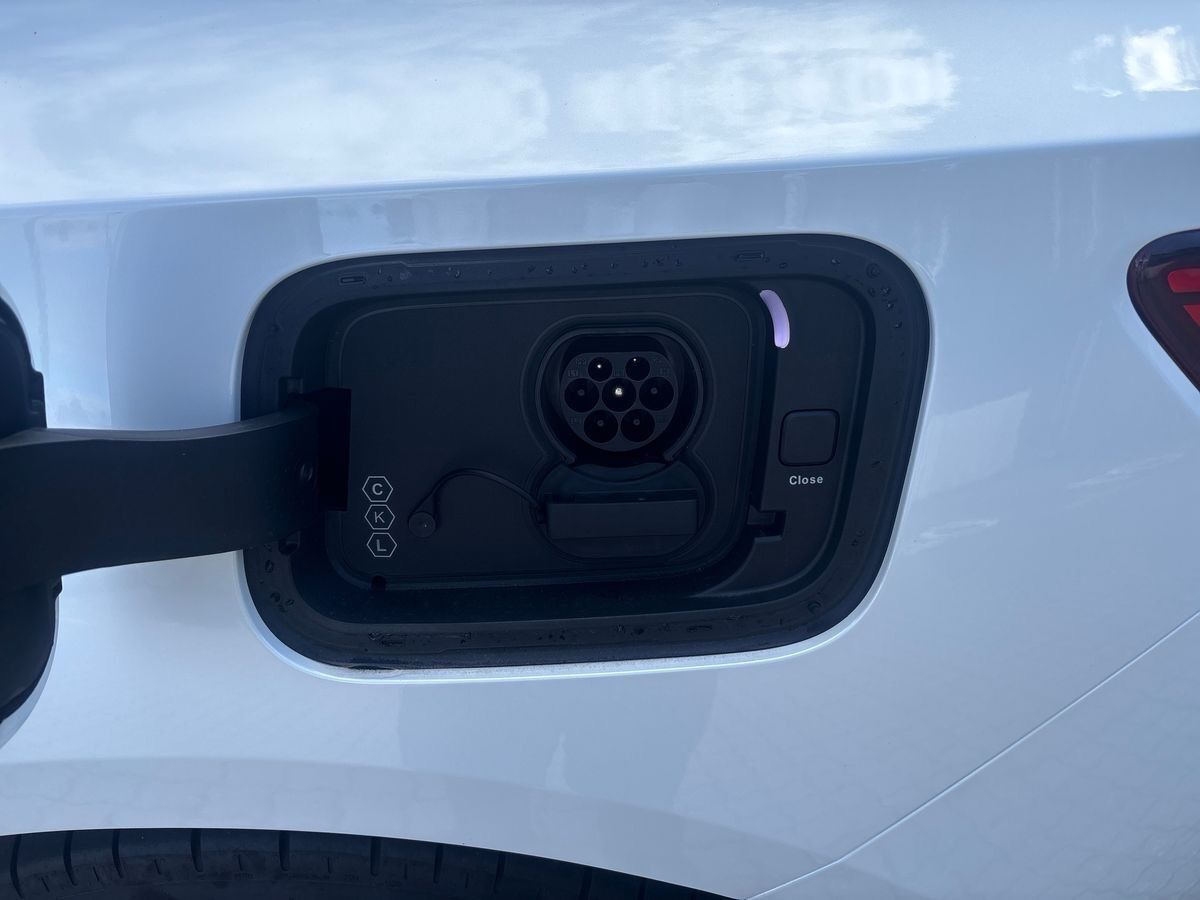 Hvid Polestar 4 fra 2026
