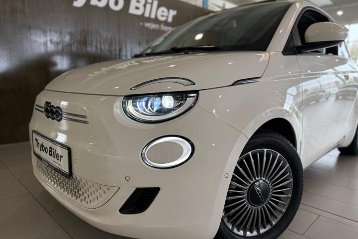 Hvid Fiat 500e fra 2021